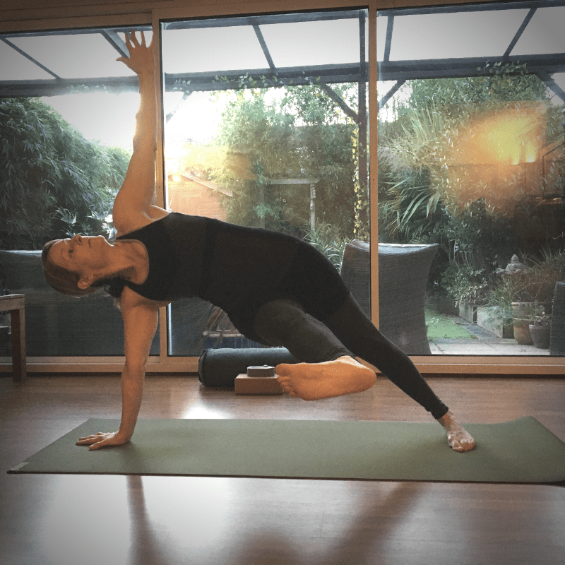 Rockstar pose with leg lifted